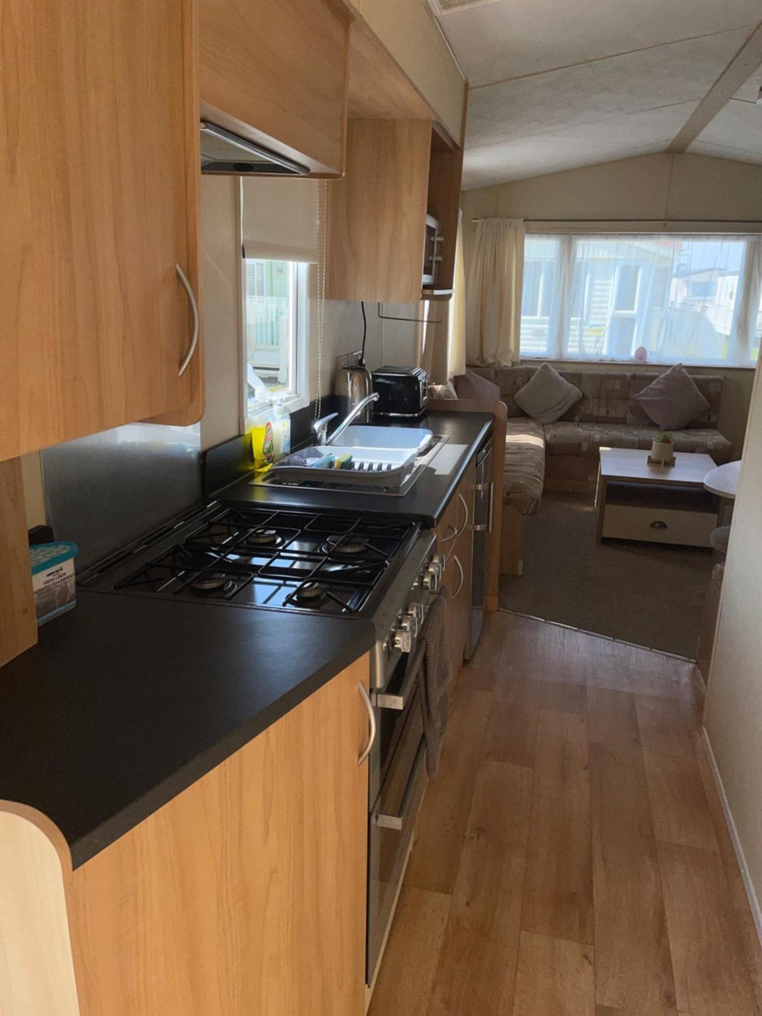 The Luxury Wolds Retreat 6 Berth 3 Bedrooms Beds Made For Arrival Wifi 잉골드멜스 객실 사진